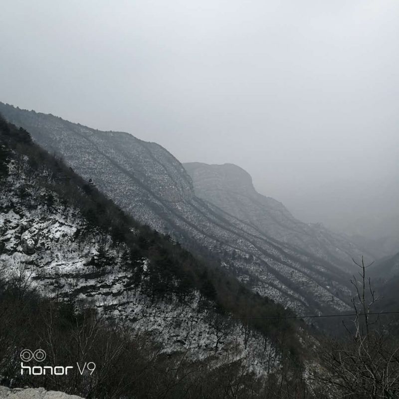 河南眾光生態新材料有限公司開工前先去登登山，而且還是雪山